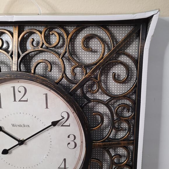 Westclox 20-inch Ornate Scrollwork Wall Clock. - Picture 4 of 8
